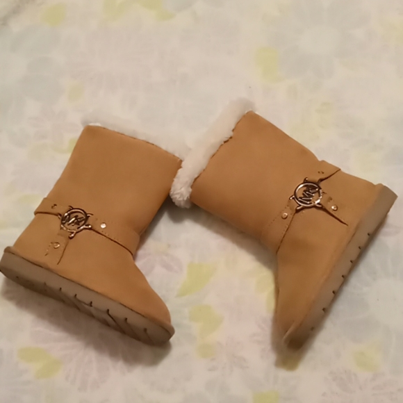 Michael Kors kids size 7 - Picture 2 of 5